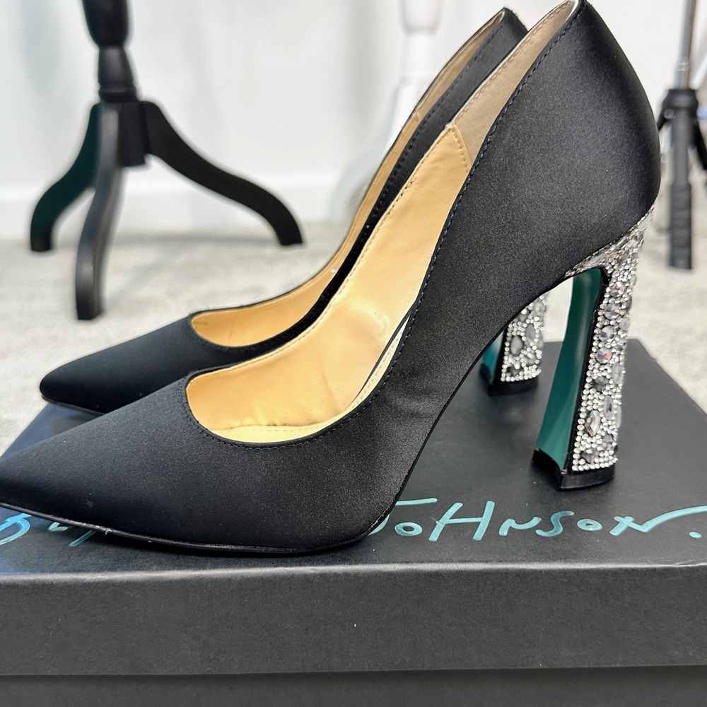 Betsey Johnson SB-CORIE Pumps Womens 8 Black